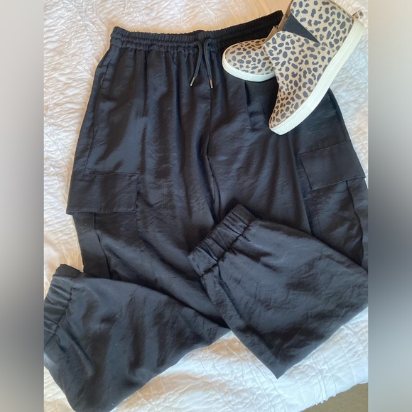 EUC Zara Elastic Waist Cargo Pants- Medium - Picture 12 of 13